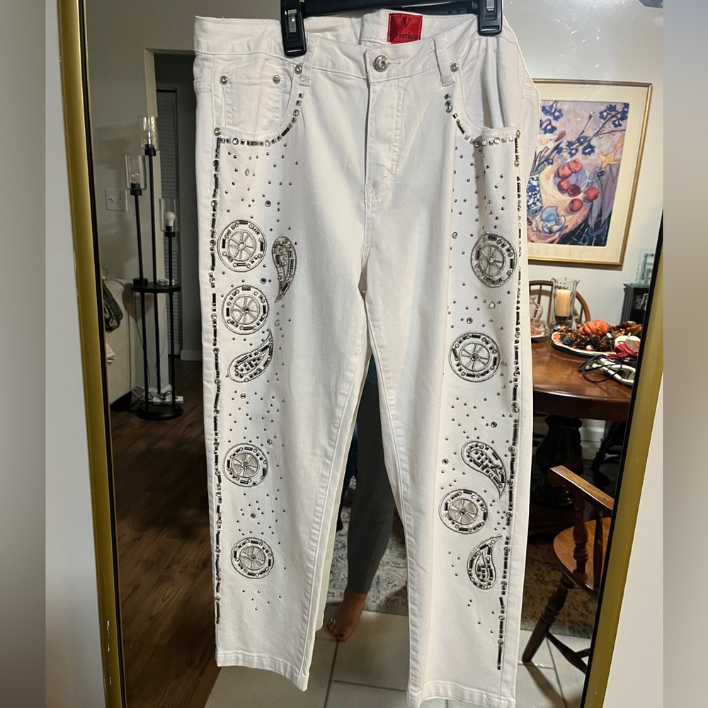 Christina Red and White Label Detail